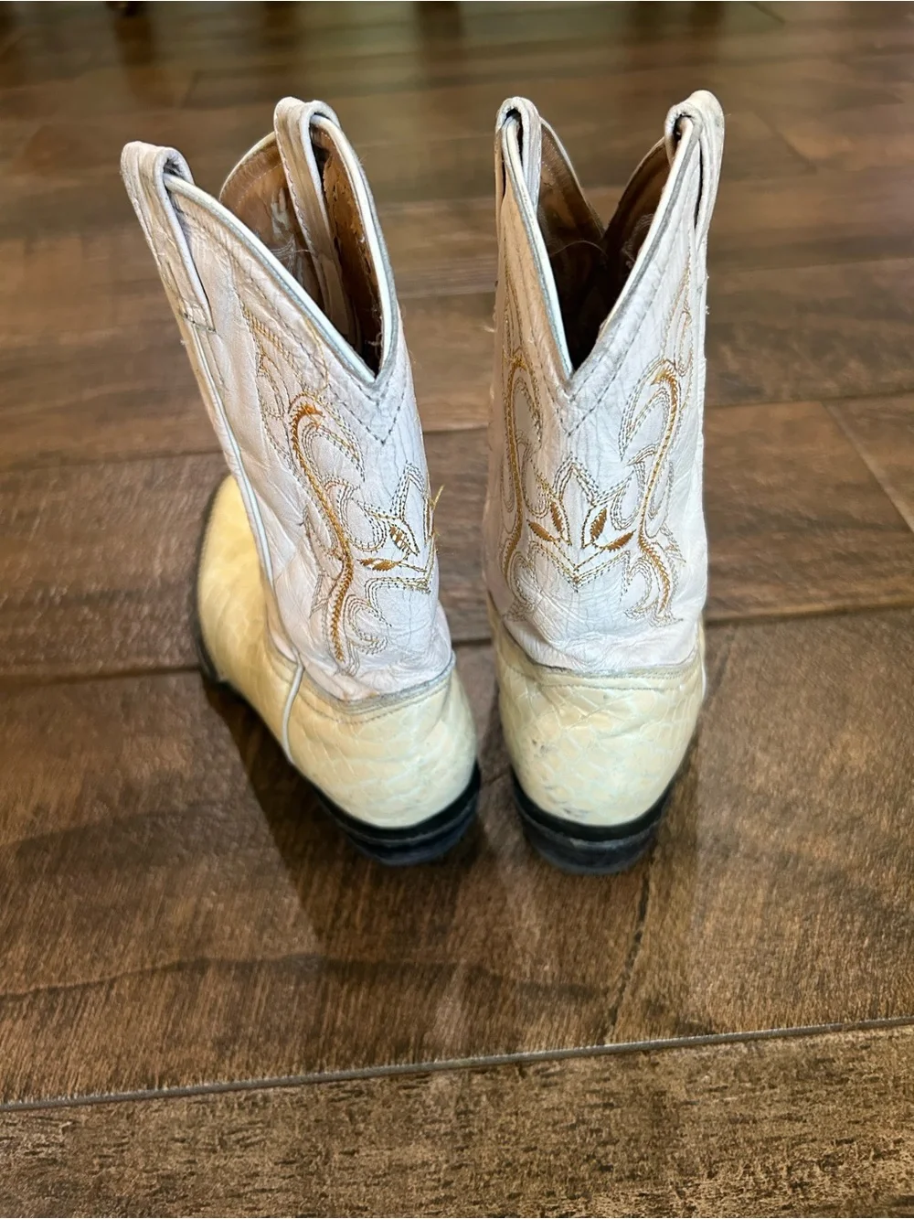 Girls White Skip Toe Jar Boots